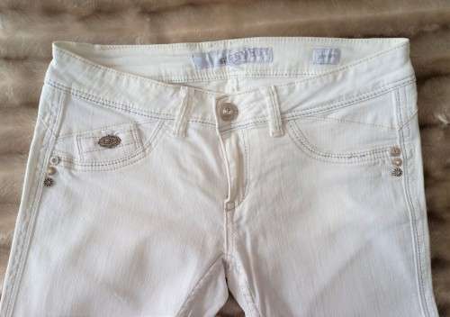 Beautiful White Capri Jean from Sissy Boy