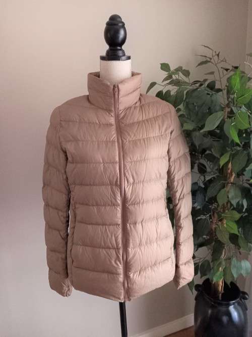 Stylish Taupe Goose/Duck Down Quilted Puffer Jacket