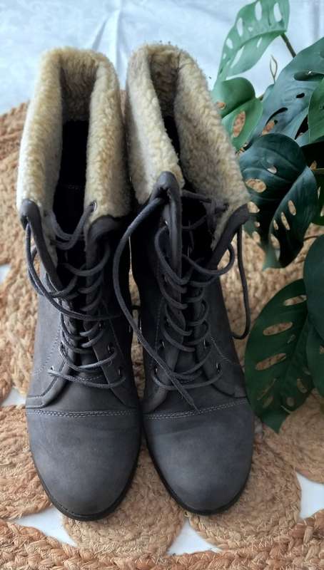 Stunning Grey Lace-Up Boots from Gino Paoli