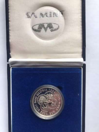 1992 SILVER PROTEA ONE RAND - ISSUED IN BLUE S.A.M. CASE