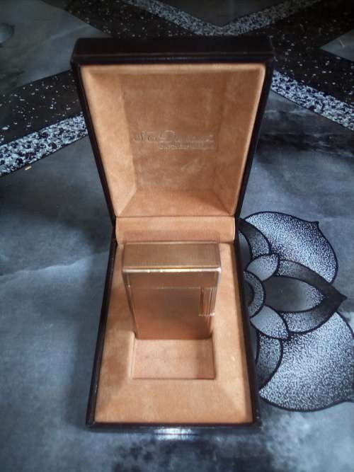 S.T DuPont lighter with original case
