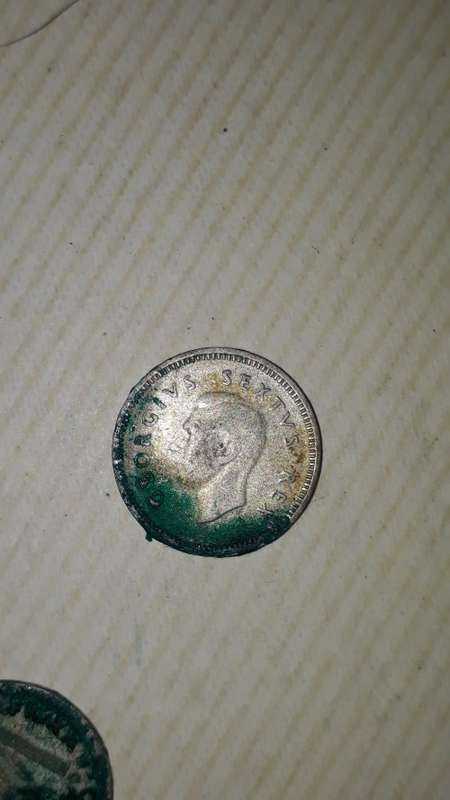 !!R1 Start!! Job lot 10 old coins  !!4 x is silver coins!!