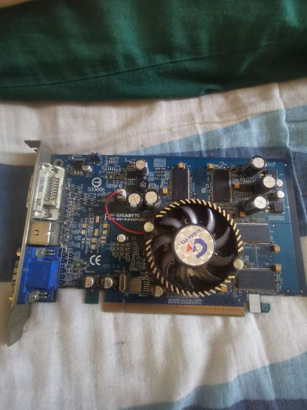 Job lot computer and laptop parts (GeForce 210 Graphics card and more)