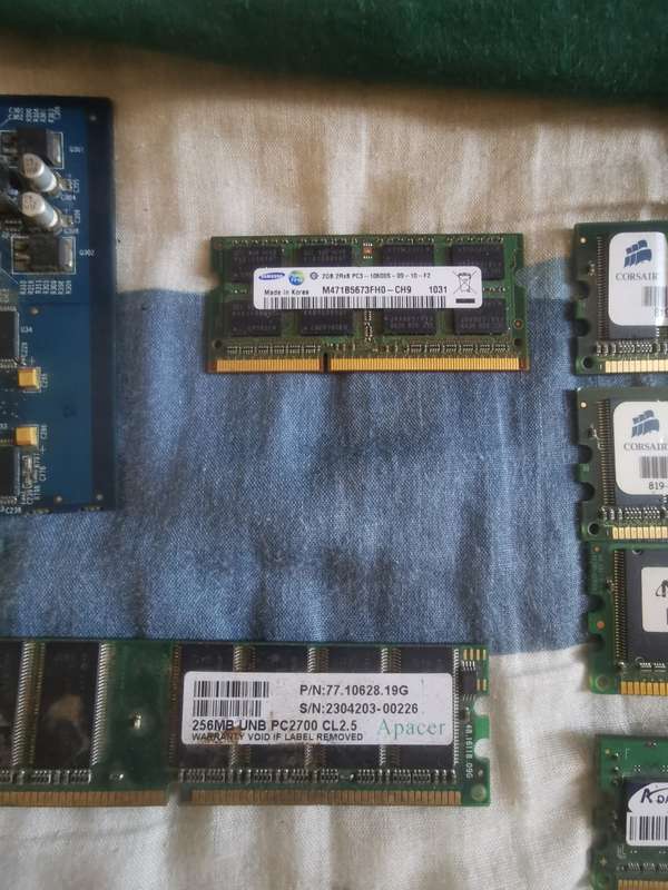 Job lot computer and laptop parts (GeForce 210 Graphics card and more)