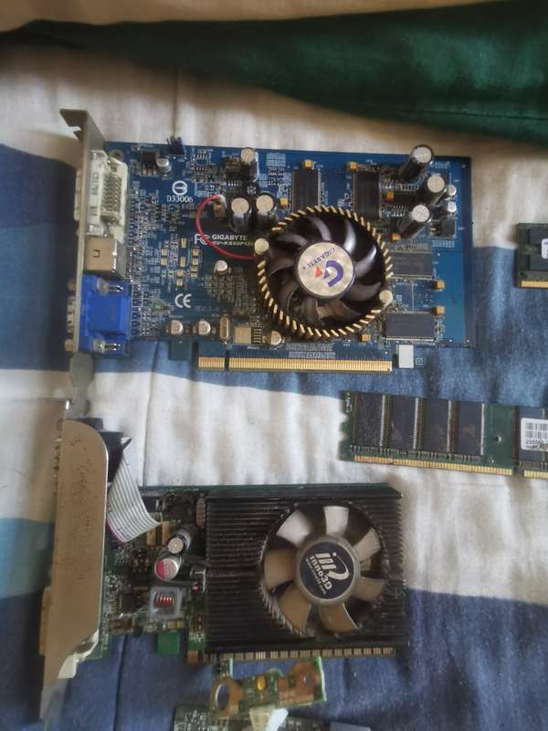 Job lot computer and laptop parts (GeForce 210 Graphics card and more)