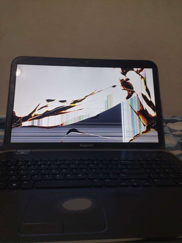 Dell Inspiron 5720, 8GB Ram, i7 CPU, 500gb HHD !!Read listing!!