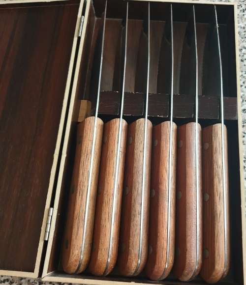 Steak knife set