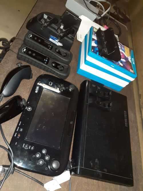 NINTENDO WII U- READ DESCRIPTION