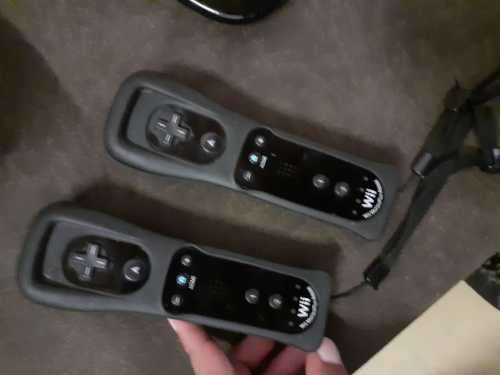 NINTENDO WII U- READ DESCRIPTION