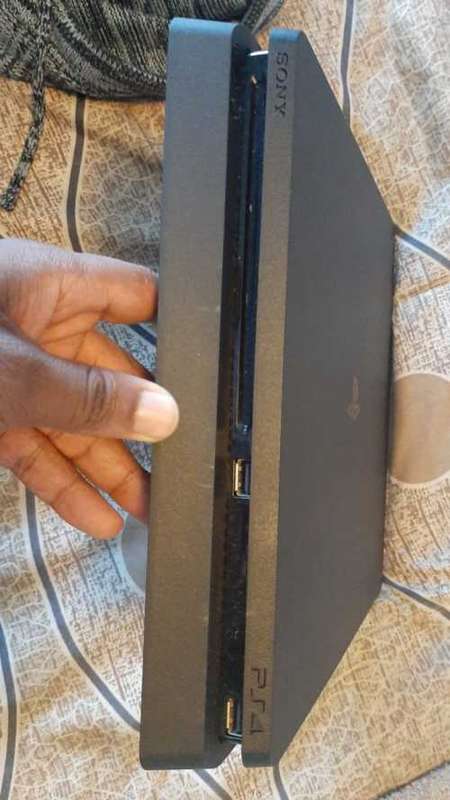 PS4 500GB ( Read Description)