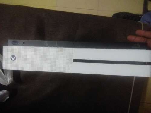 XBOX ONE S (Read Description)