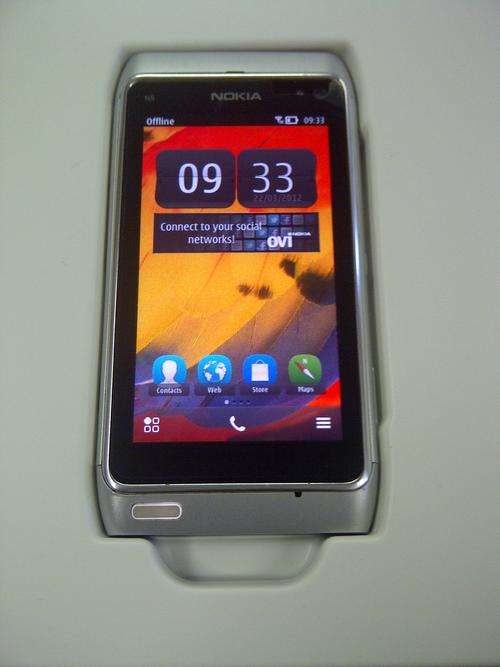 Nokia N8 as new with Vodacom warranty-FREE SHIPPING.