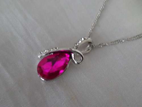 Unique Teardrop Style Necklace!!! Pink Stone
