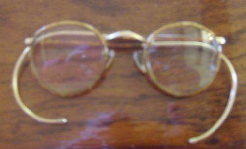 READING GLASSES - IN VERY GOOD CONDITION