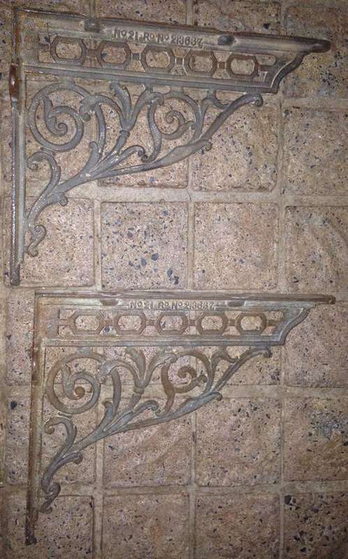 Brackets x2, shelf  (Collect in Pretoria)