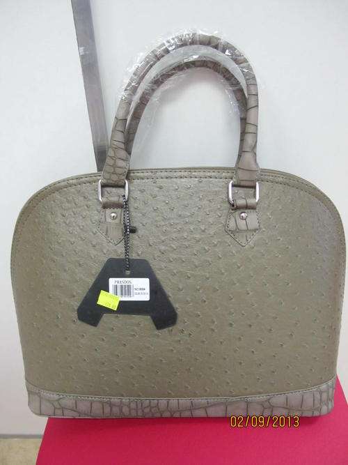 Ladies hand bag