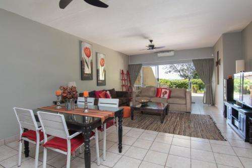 SEAVIEW FLAT SHARING IN BALLITO PEAK SEASON FOR NOV 2018 TILL 20TH DEC 2018 AVAILABLE