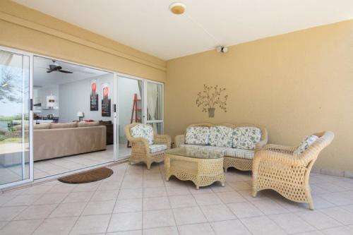 SEAVIEW FLAT SHARING IN BALLITO PEAK SEASON FOR NOV 2018 TILL 20TH DEC 2018 AVAILABLE