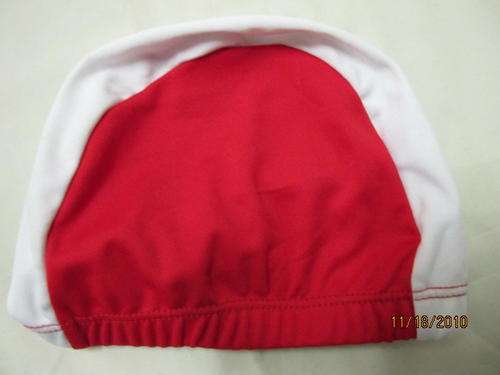 Black nylon/spandex swimming cap