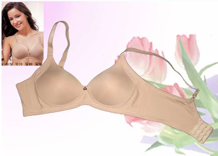 Triumph  -- GOOD QUALITY Beige bra   -  CUP B --C -  size 32-ON SALE