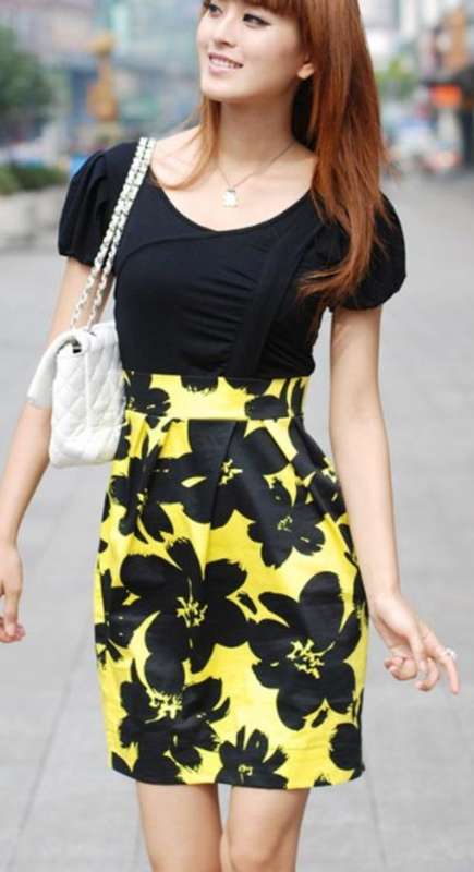 Ladies  dress with yellow print  -    fit for size 32-