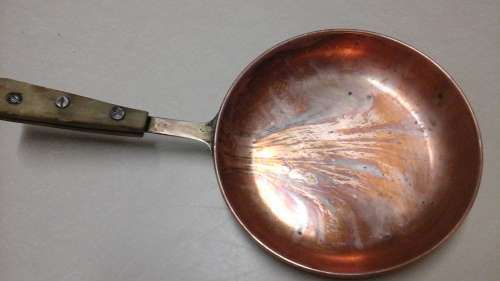 FANTASTIC VINTAGE COPPER AND WOOD PAN. MADE IN PORTUGAL. AWESOME!