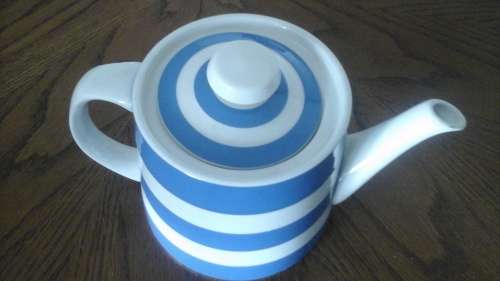 INCREDIBLE RARE FIND  T G GREEN& CO CORNISH KITCHEN WARE TEA POT RESTYLED BY JUDITH ONIONS DesRCA