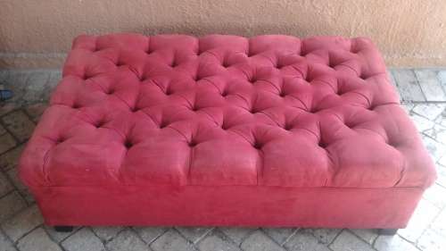 MAGNIFICENT VINTAGE OTTOMAN. FABULOUS AND FUNCTIONAL PIECE!