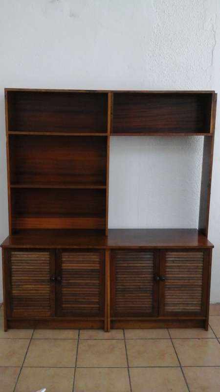 MAGNIFICENT SOLID WOOD ROOM DIVIDER/ ENTERTAINMENT UNIT. FABULOUS, STURDY & FUNCTIONAL!