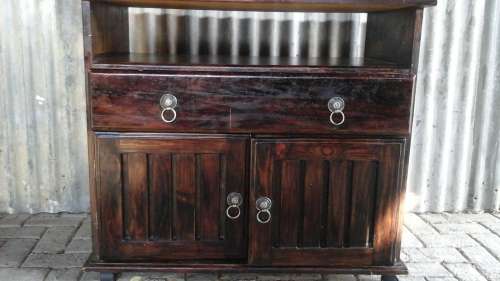 MAGNIFICENT VINTAGE STAINED PINE ENTERTAINMENT UNIT. AWESOME, BEAUTIFUL & FUNCTIONAL!