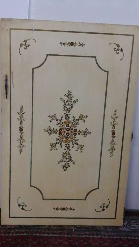 FANTASTIC VINTAGE WOODEN DOOR. SIMPLY FABULOUS!