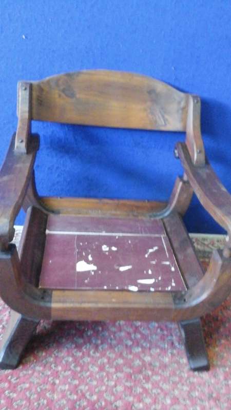 AWESOME VINTAGE POSSIBLY KIAAT SOLID WOODEN SINGLE SEATER ARM CHAIR. NO CUSHION. FANTASTIC!