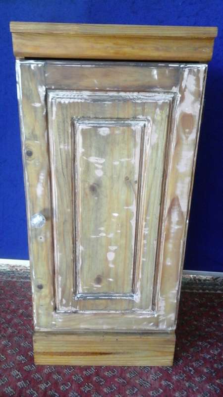 INCREDIBLE SHABBY SHICK PINE COMPACT CUPBOARD. PERFECT FOR SMALL SPACES. FANTASTIC & FUNCTIONAL!