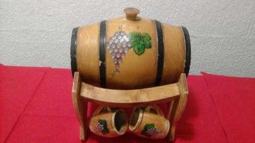 PERFECT DECORATION FOR YOUR PUB. A KEG ON STAND WITH TWO MUGS. LOVELY GRAPE PATTERN
