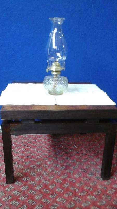 SIMPLY MAGNIFICENT WOODEN COFFEE TABLE. GORGEOUS & FUNCTIONAL PIECE!
