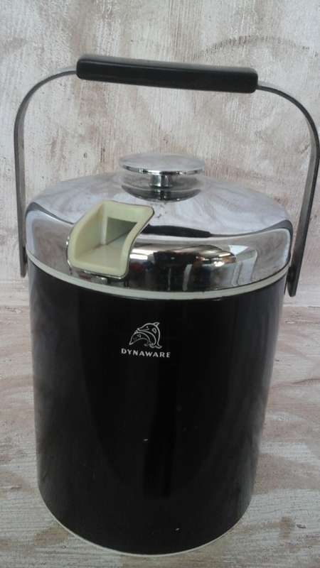 TERRIFIC VINTAGE RETRO DYNAWARE ICE BUCKET. FANTASTIC AND HANDY PIECE!
