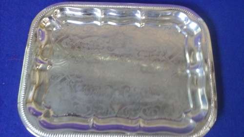 WOW A DECENT SIZES EPNS SNACK TRAY. PERFECT FOR SANDWICHES OR SNACKS.