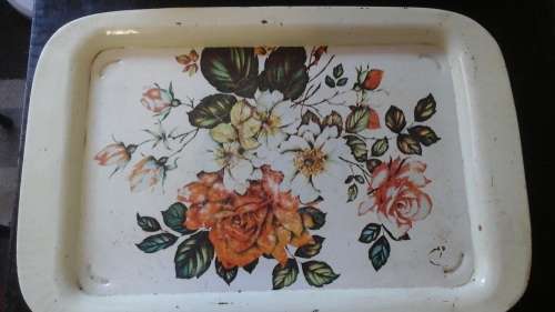 ABSOLUTELY TERRIFIC VINTAGE METAL SERVING TRAY. STUNNING & USEFUL PIECE!