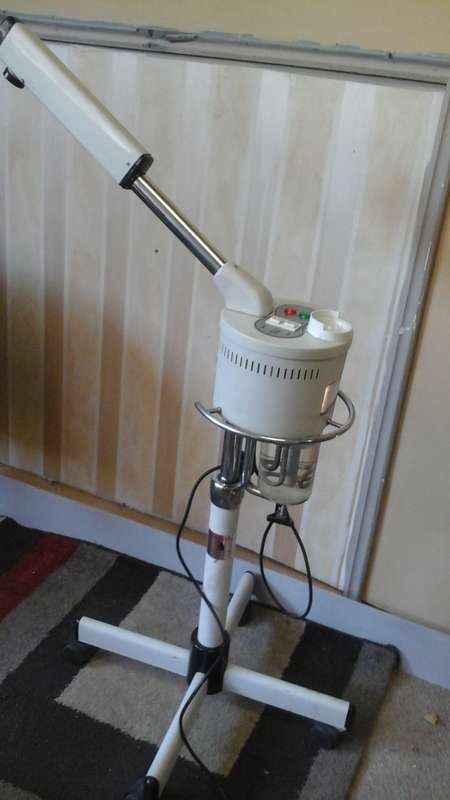 A MARICA 1000B BEAUTY THERAPISTS VAPOURIZER FACIAL STEAMER & OZONE MACHINE