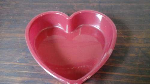 TERRIFIC NONSTICK FLEXIBLE BAKING MOLD. FANTASTICALLY AWESOME!