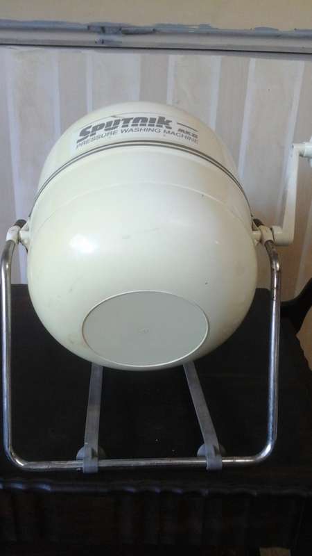 INCREDIBLE SPUTNIK PRESSURE WASHING MACHINE MKII. MANUAL. TERRIFIC AND HANDY PIECE!