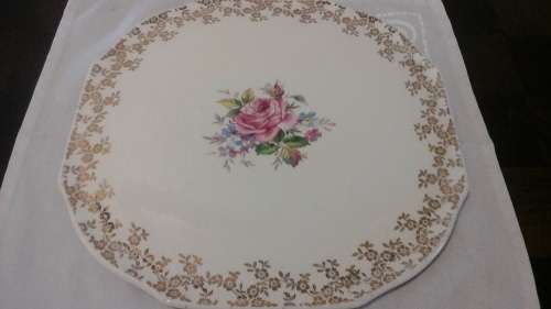 MAGNIFICENT VINTAGE LORD NELSON WARE CAKE PLATE. MADE IN STAFFORDSHIRE ENGLAND. ELIJAH COTTON LTD!