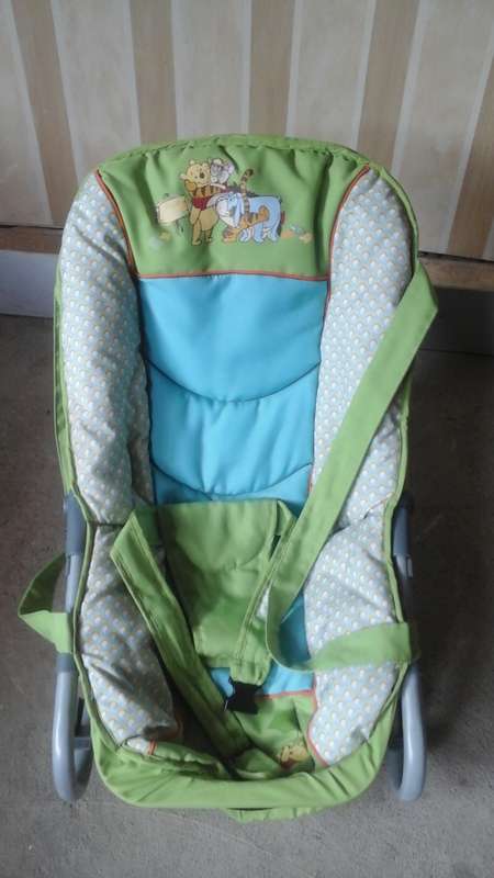 INCREDIBLE WINNIE THE POOH BABY BOUNCY?/ CARRY? CHAIR. ADORABLE AND USEFUL PIECE!