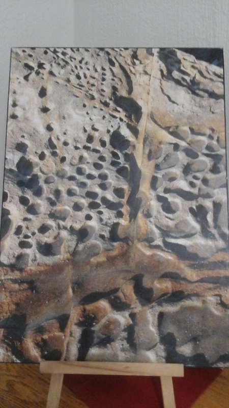 AN UNUSUAL BLOCKMOUNTED ABSTRACT TYPE OF PRINT OF POSSIBLY PEBBLES. NICE PIECE