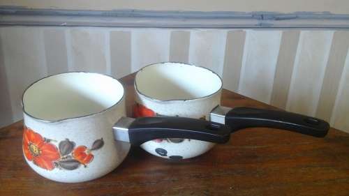 TWO  FANTASTIC VINTAGE SANKO WARE SHOW PAN SAUCEPANS. MADE IN JAPAN. AWESOME SET!