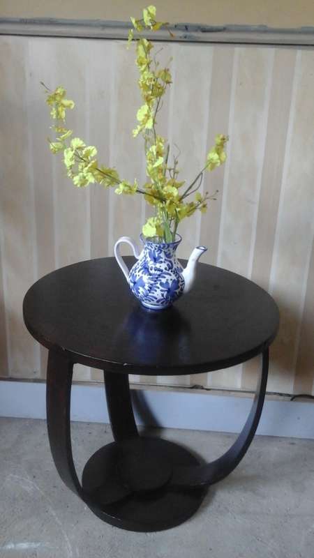 ABSOLUTELY MAGNIFICENT VINTAGE ART DECO COFFEE TABLE. STUNNING AND FUNCTIONAL PIECE!
