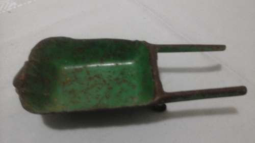EXQUISITE. A VINTAGE REPLICA WHEEL BARROW. DOLLS HOUSE FURNITURE