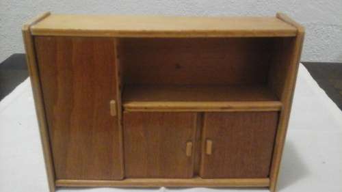 AN ABSOLUTELY STUNNING VINTAGE WOODEN  DOLLS HOUSE CUPBOARD WITH DOORS THAT OPEN AND SHELVES