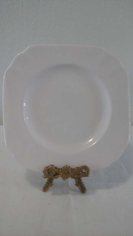 A CLASSIC TUSCAN FINE BONE CHINA OF ENGLAND VINTAGE SIDE PLATE USE AS A SPARE OR MIX AND MATCH