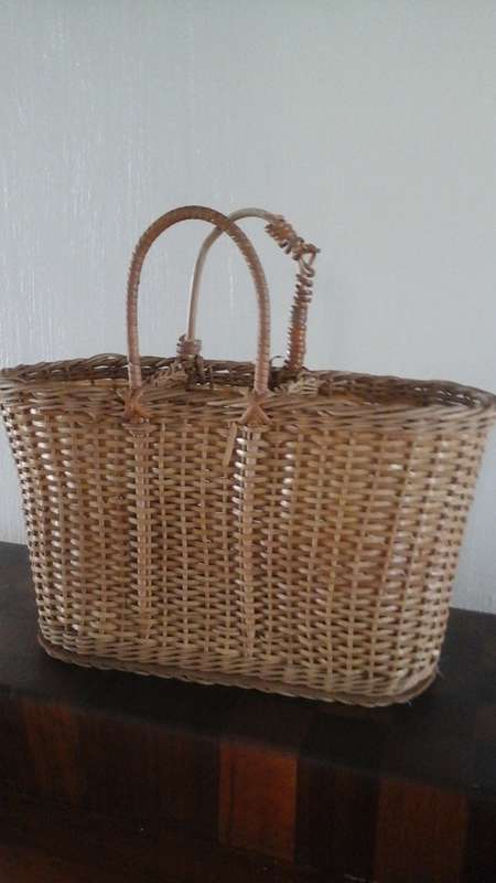 AWESOME VINTAGE CANE BOTTLE BASKET. FANTASTIC AND USEFUL PIECE!